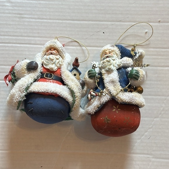 Fabric mache Santa Claus-lot of two-dirty Santas from going down the chimney. - Picture 1 of 14